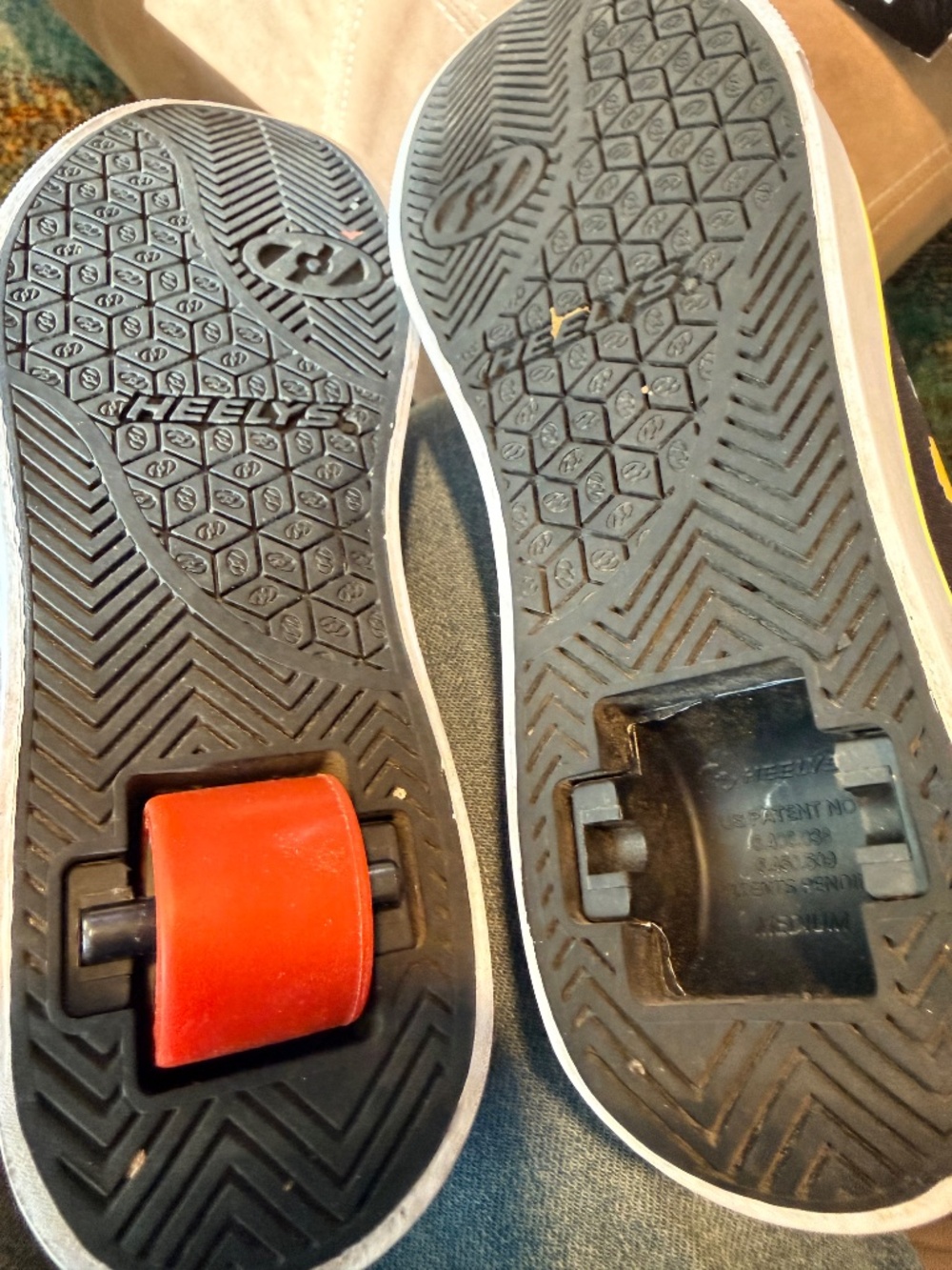 Pac-Man Heelys - Picture 3 of 8